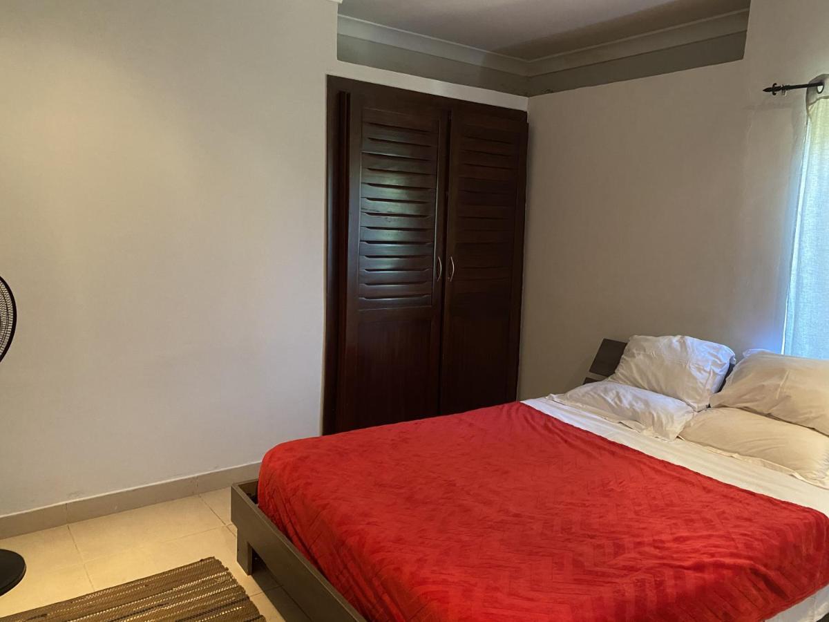 B Bakerstreet - Beautiful Two Bedroom Apartment Accra Extérieur photo